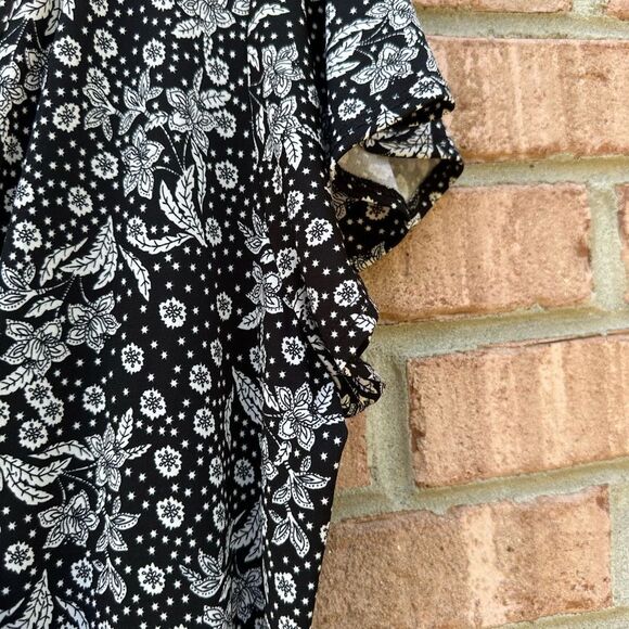 Floral Black and White Dress - Picture 4 of 7